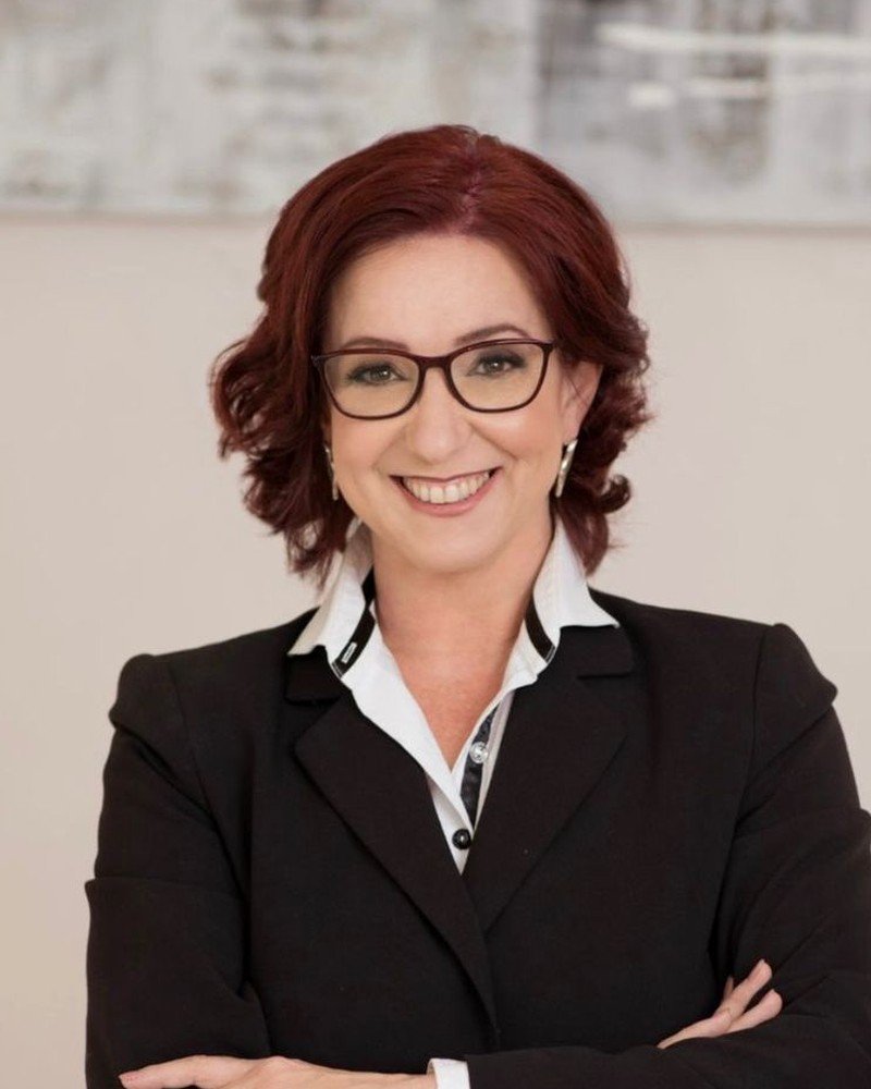 Adriana da Costa Ricardo Schier